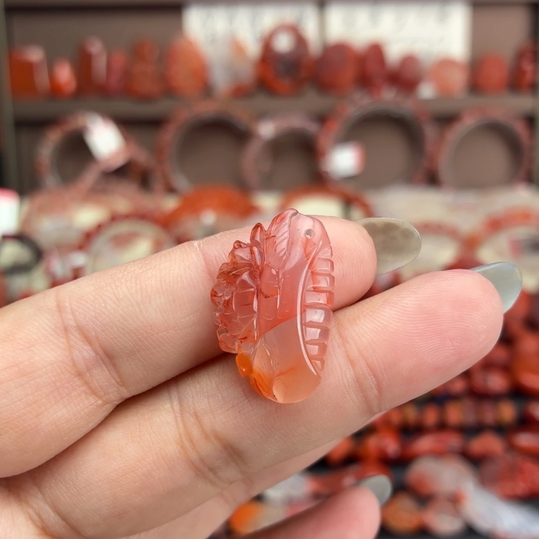 南红玛瑙未镶嵌颈饰梳子