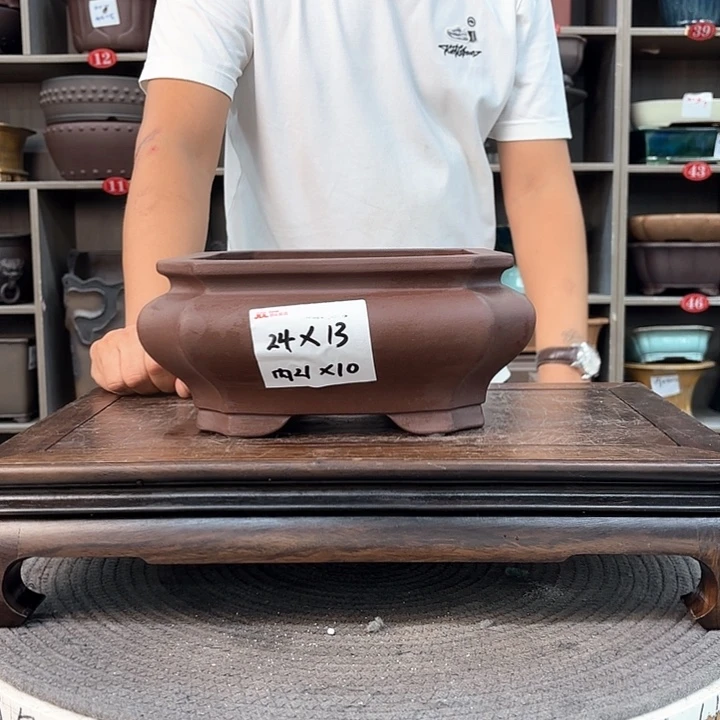 紫砂花盆紫砂的颜色很好看