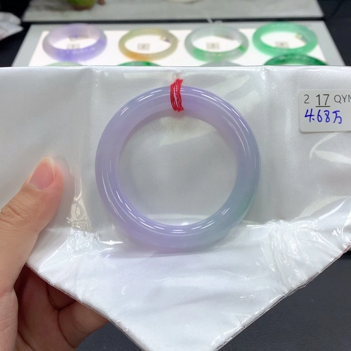 翡翠手镯未镶嵌翡翠手镯