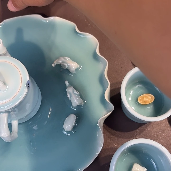 东***唐龙泉青瓷茶具微瑕