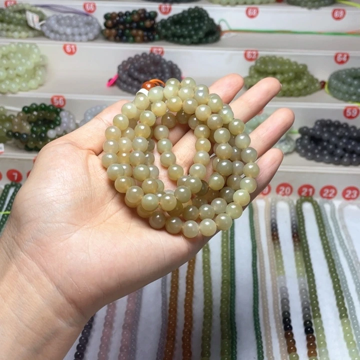 焰***娘和田玉未镶嵌颈饰8mmW