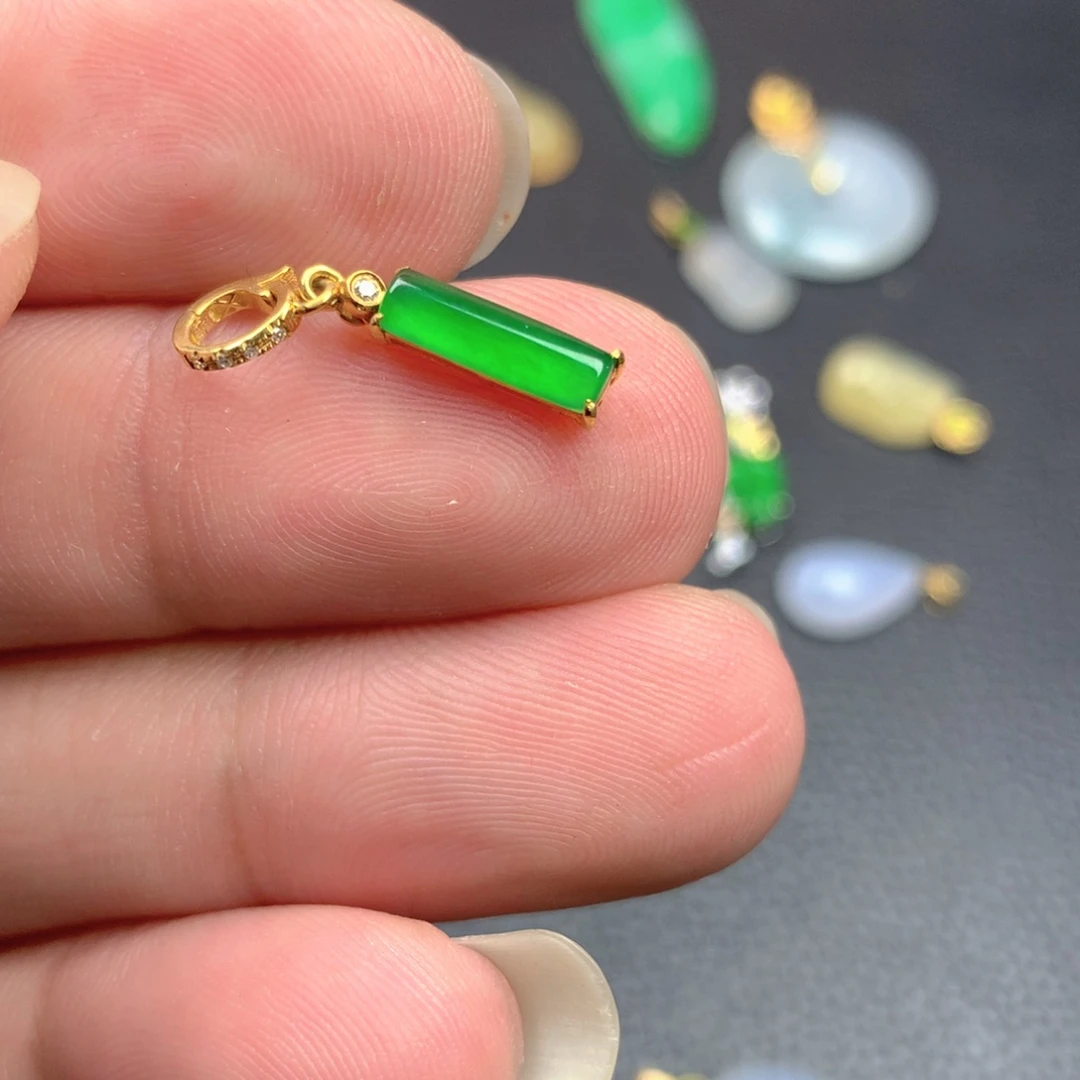 【闪购商品】翡翠18K金镶嵌颈饰翡翠