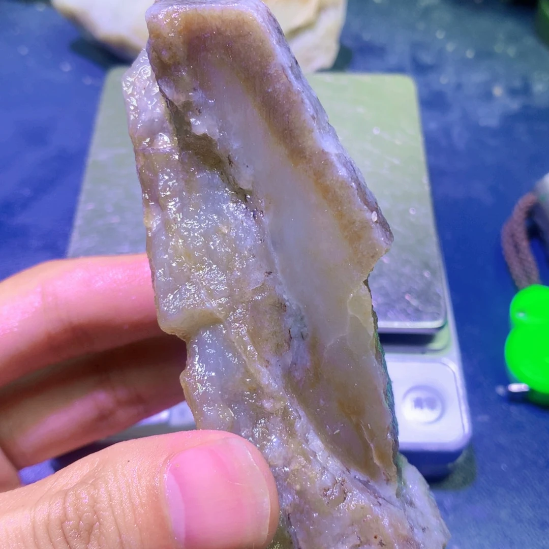 未镶嵌和田玉（糖玉）珠宝半成品