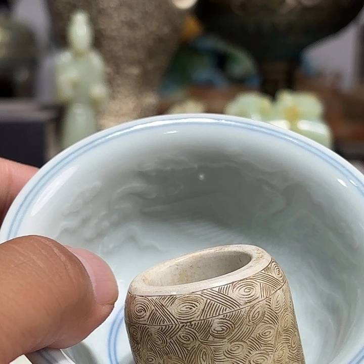 瓷片你也不要多吃些啦