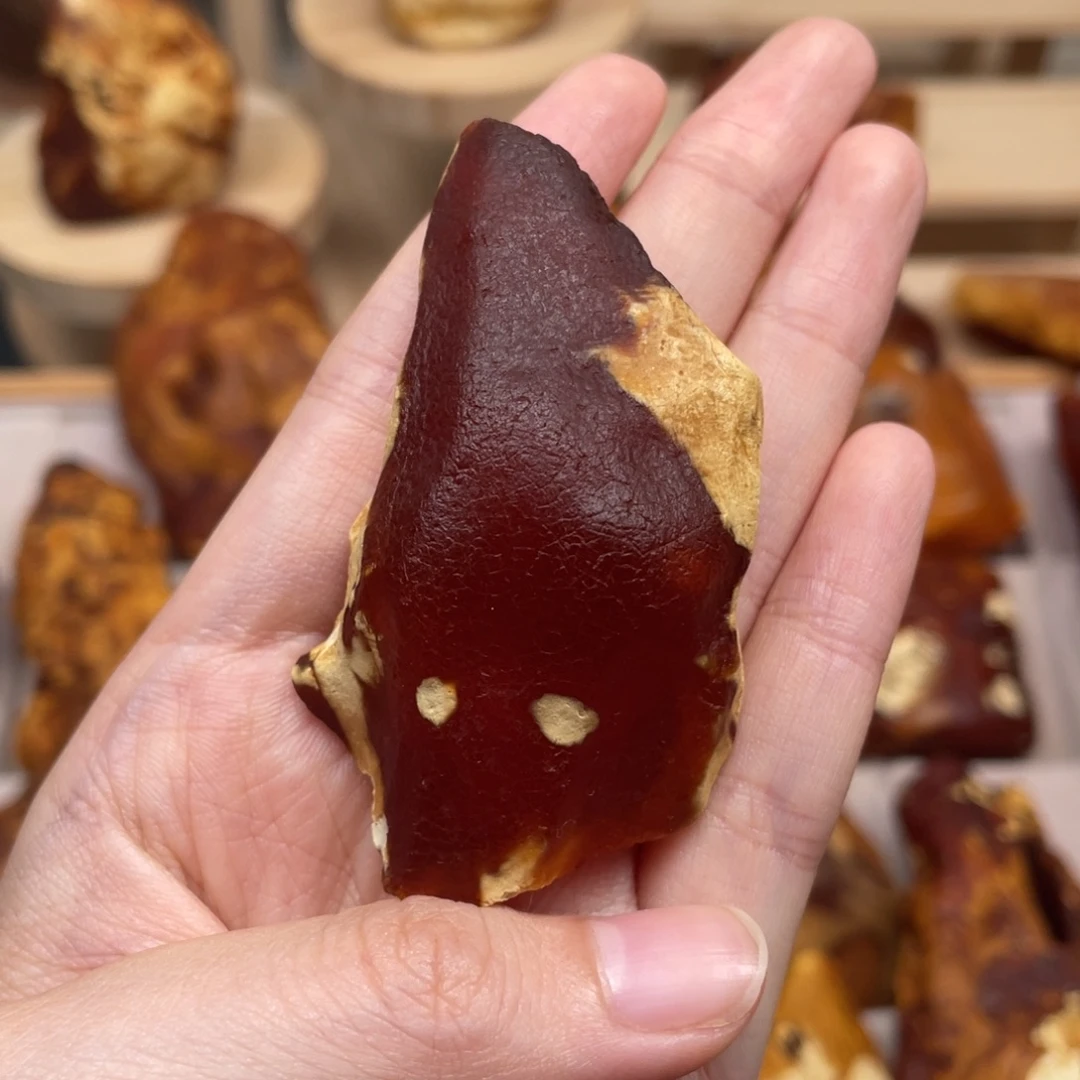 未镶嵌琥珀珠宝奇石