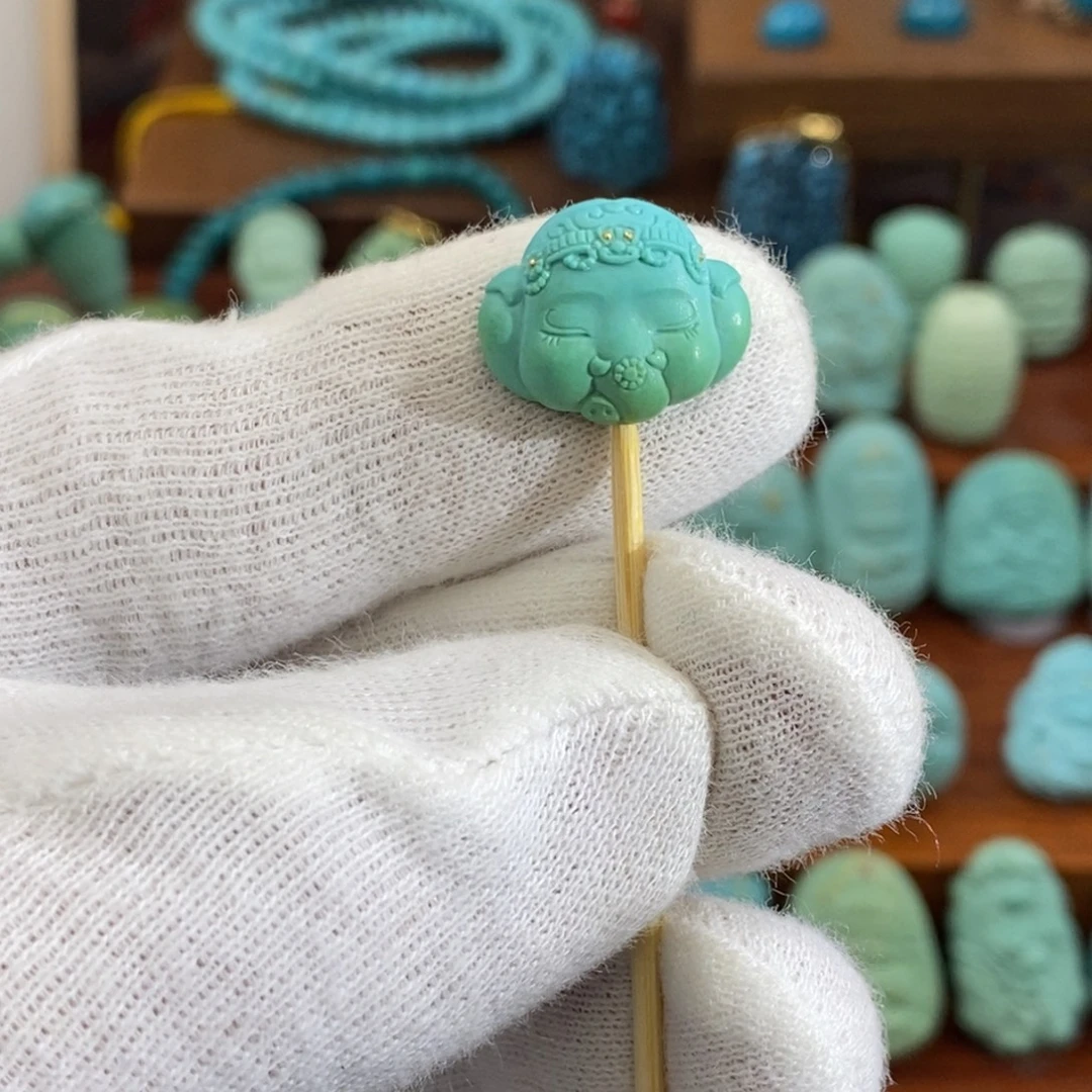 绿松石未镶嵌珠宝奇石