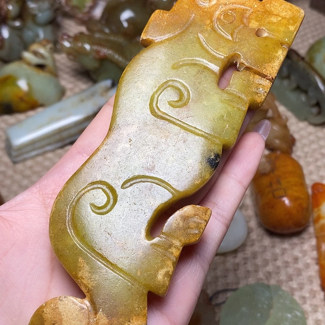 未镶嵌蛇纹石玉颈饰