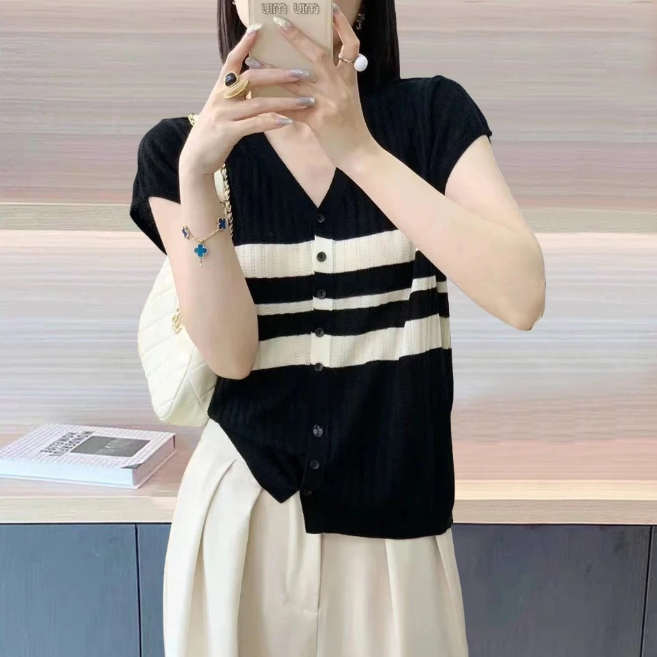 设计感撞色V领条纹冰丝短袖t恤针织衫女夏季新款宽松百搭显瘦上衣