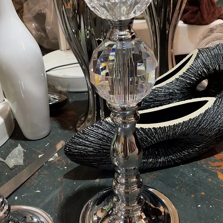 陶瓷花瓶，部分（微瑕）