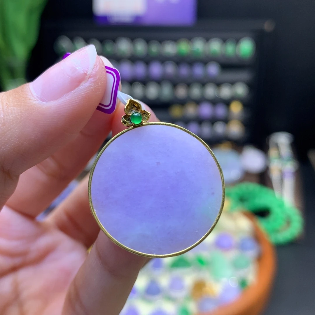 翡翠18K金镶嵌颈饰