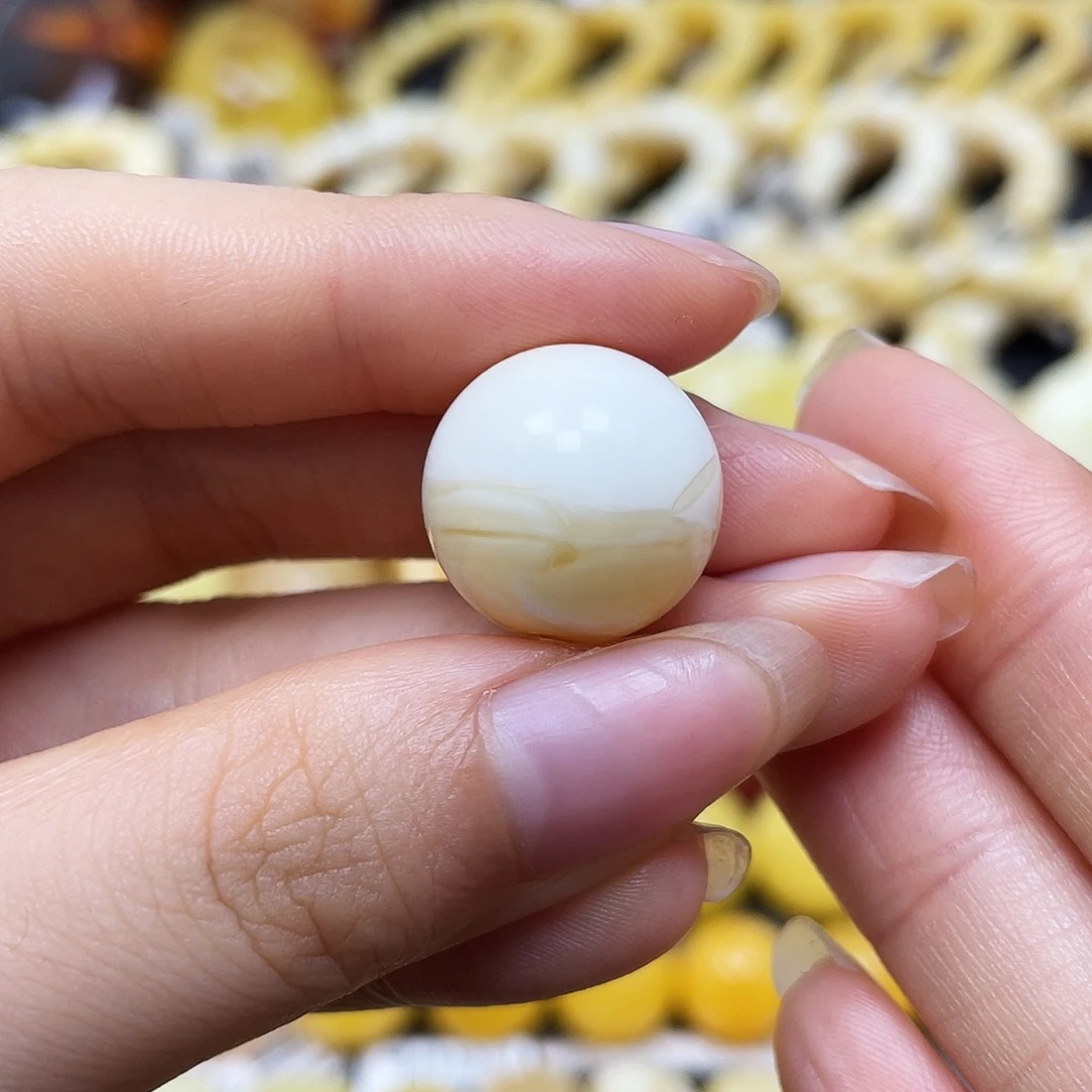 未镶嵌蜜蜡裸石圆珠16.7mm沁色开孔