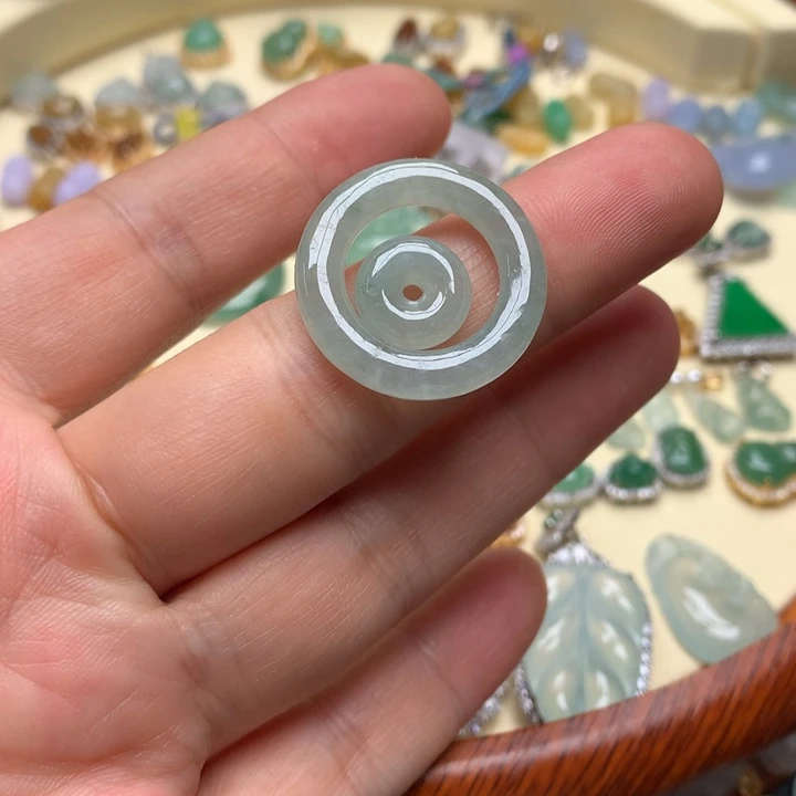 翡翠颈饰未镶嵌翡翠子母扣