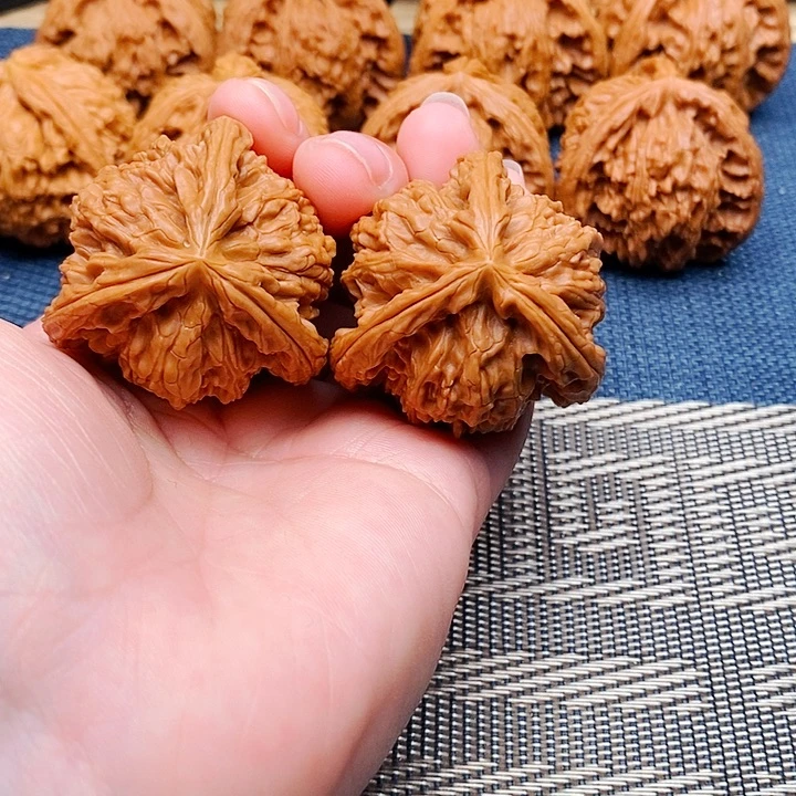 d***_文玩核桃吊坠三棱