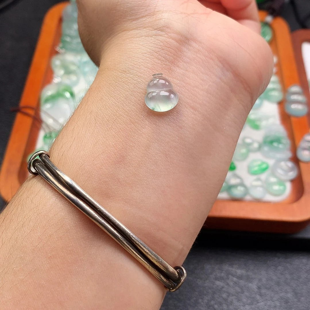 吊坠(不含链)未镶嵌翡翠葫芦