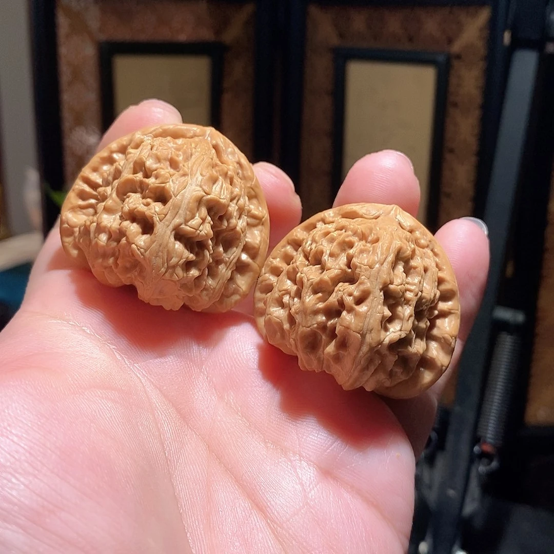 文玩核桃把件42三角白