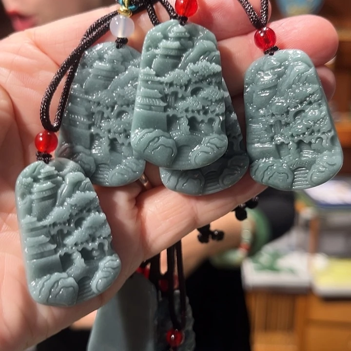 颈饰未镶嵌和田玉（糖玉）