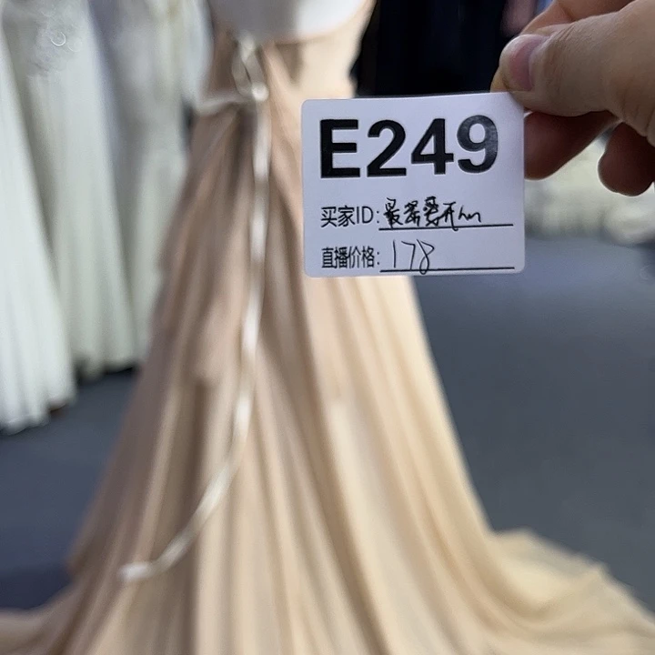 欣囍二手婚纱不退不换249