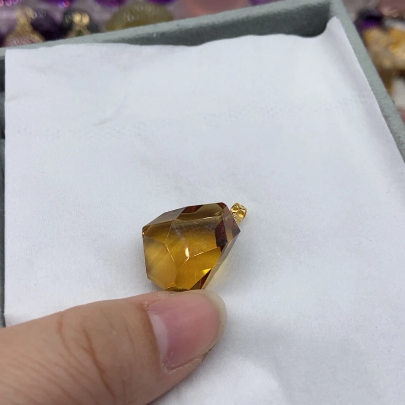 【闪购商品】水晶水晶吊坠18K金镶嵌小*拳