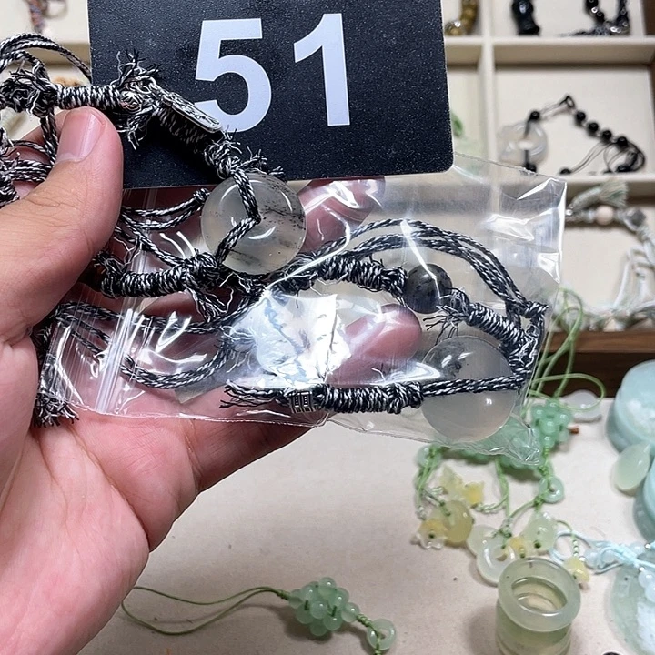 小***乔合金蛇纹石玉颈饰