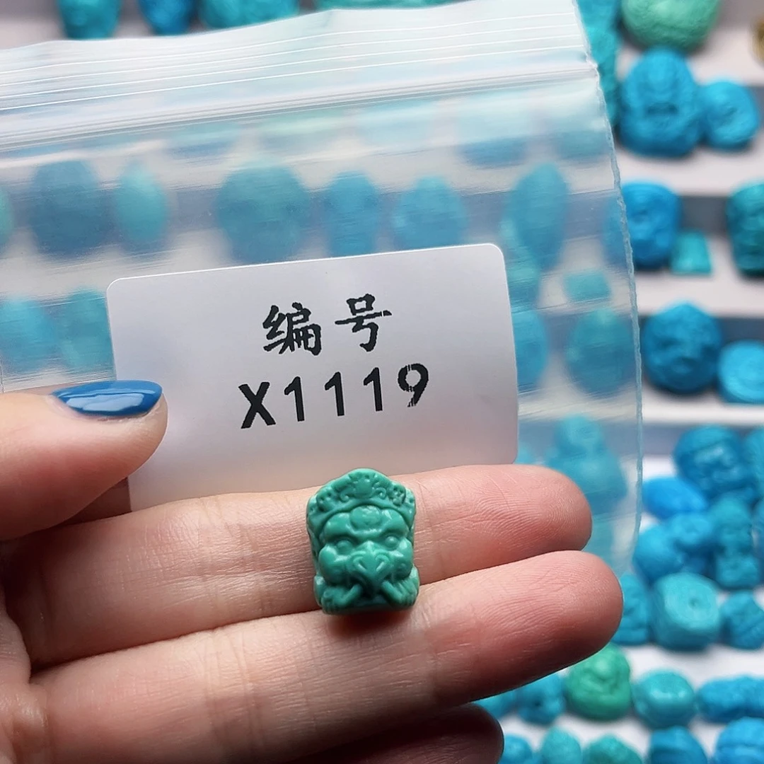 *****绿松石未镶嵌天然原矿雕刻绿松石