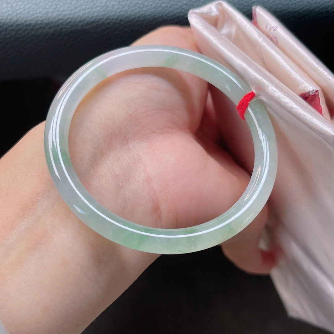 A03号 缅甸天然翡翠A货5455糯冰飘绿花美人条手镯，好精致