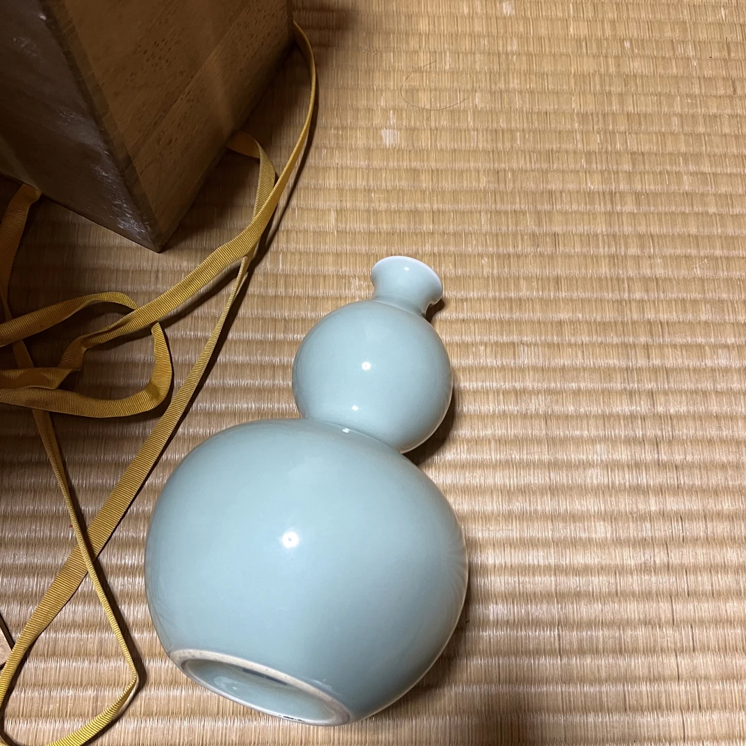 一件器型周正的瓶