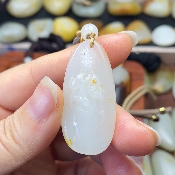 和田玉未镶嵌颈饰