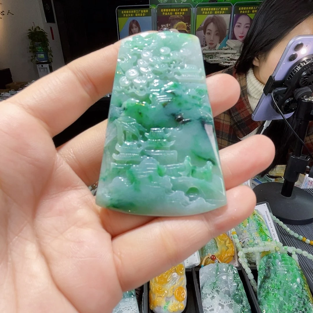 颈饰未镶嵌翡翠一