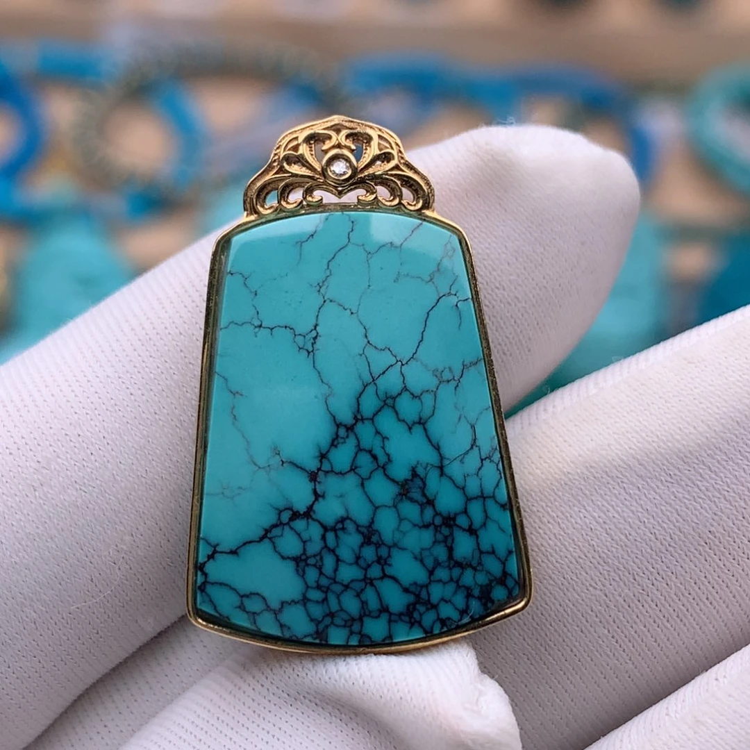 绿松石18K金镶嵌珠宝奇石