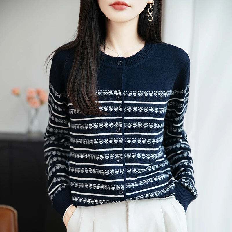 哥弟阿玛施正品条纹长袖圆领针织衫毛衣女士秋冬时尚宽松开衫外套