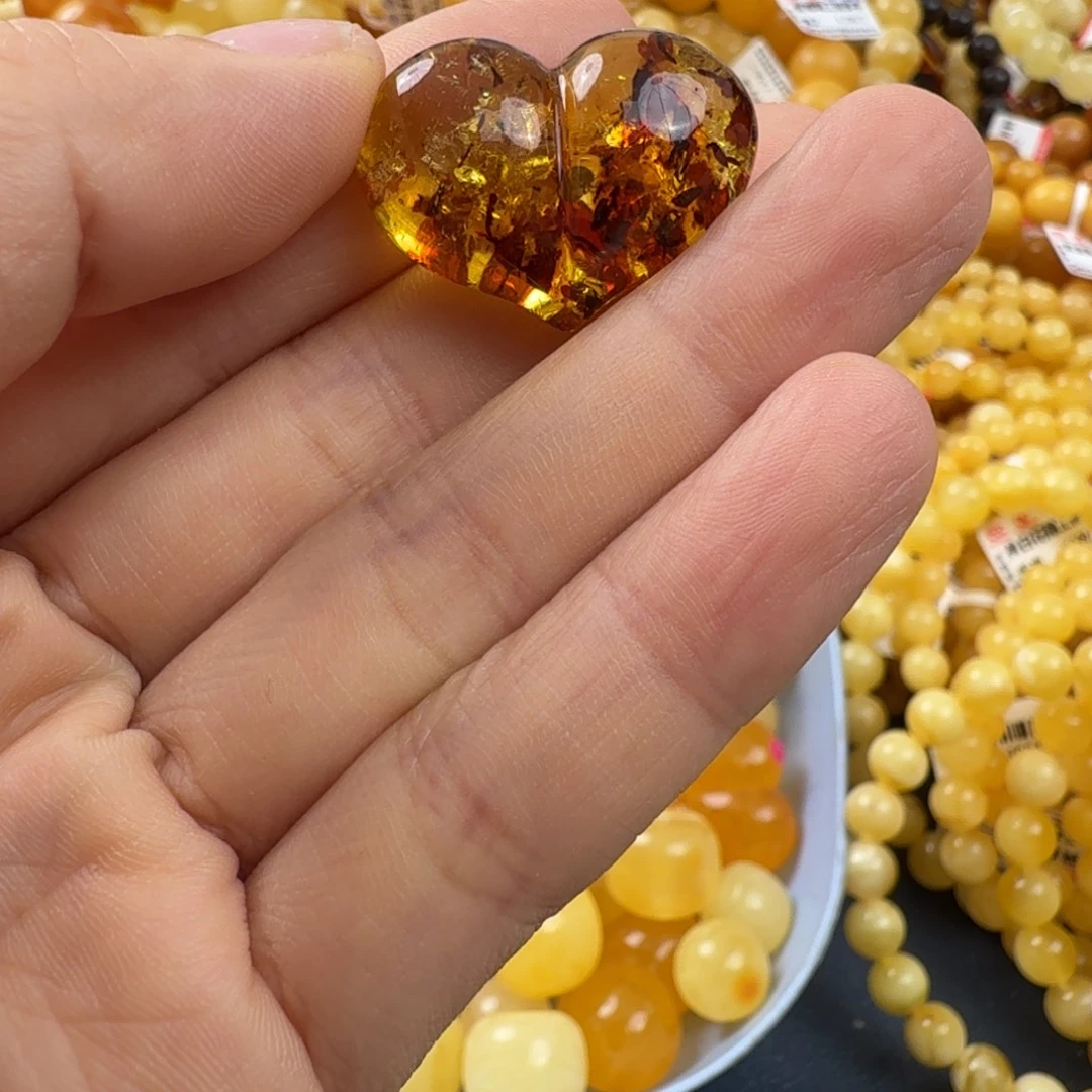 琥珀未镶嵌珠宝奇石