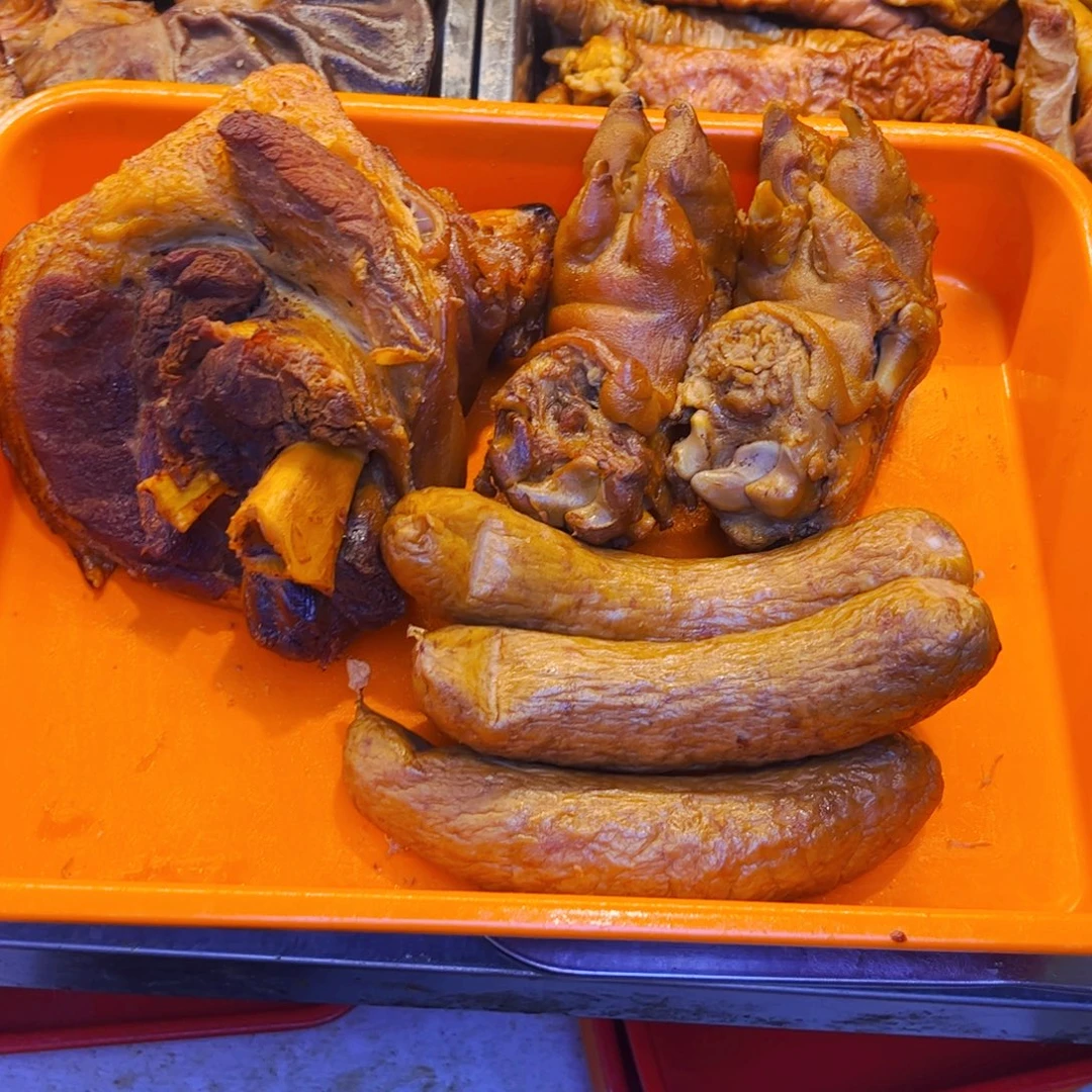 2斤肘子➕2大猪手➕1斤红肠