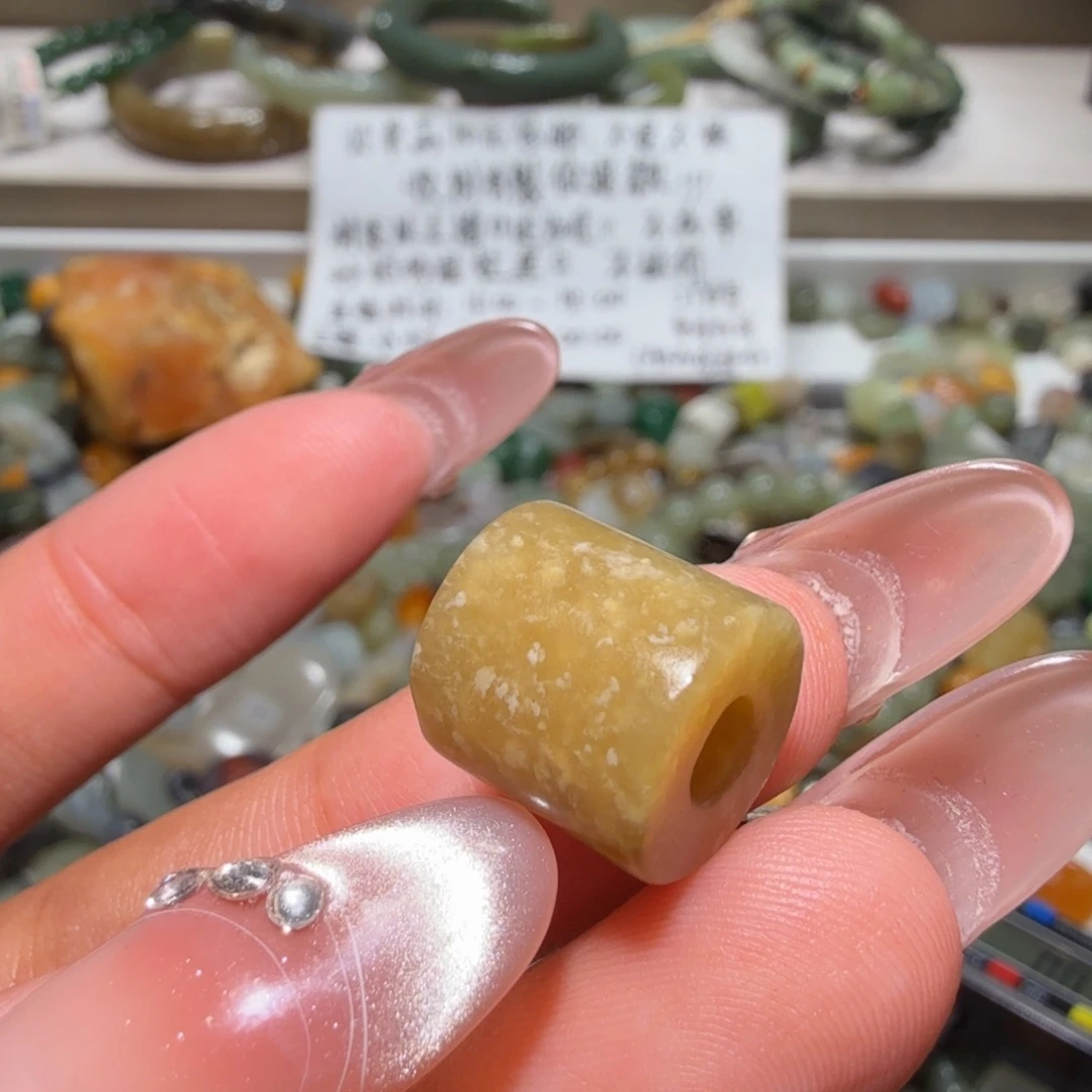 和田玉未镶嵌珠宝奇石