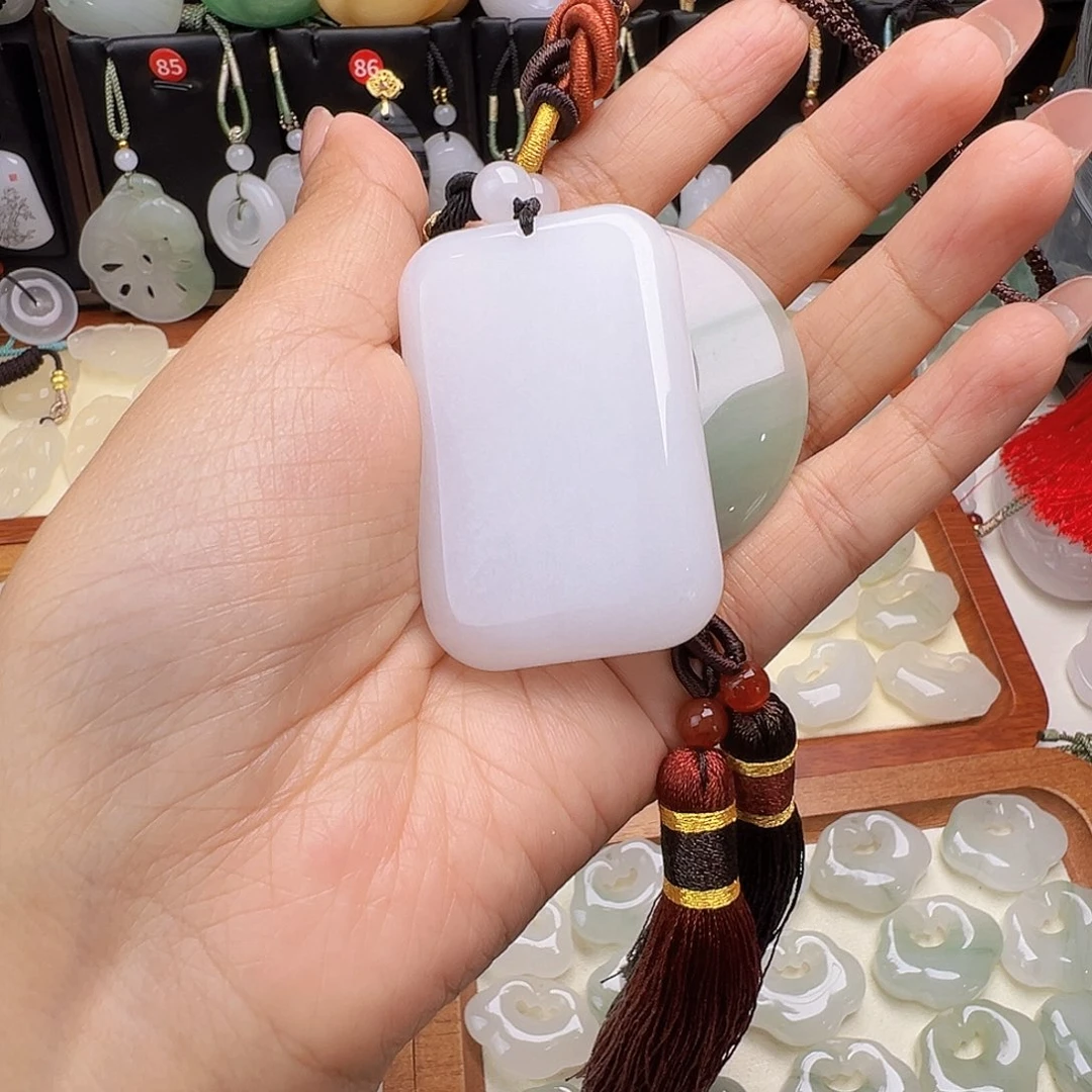 石英质玉未镶嵌颈饰