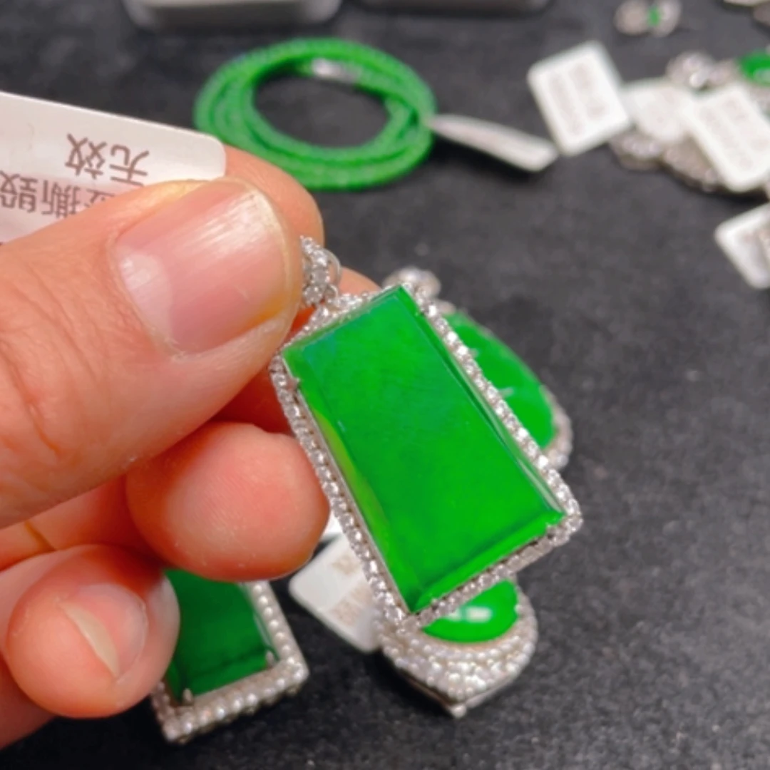 【闪购商品】翡翠颈饰银S925镶嵌吊坠