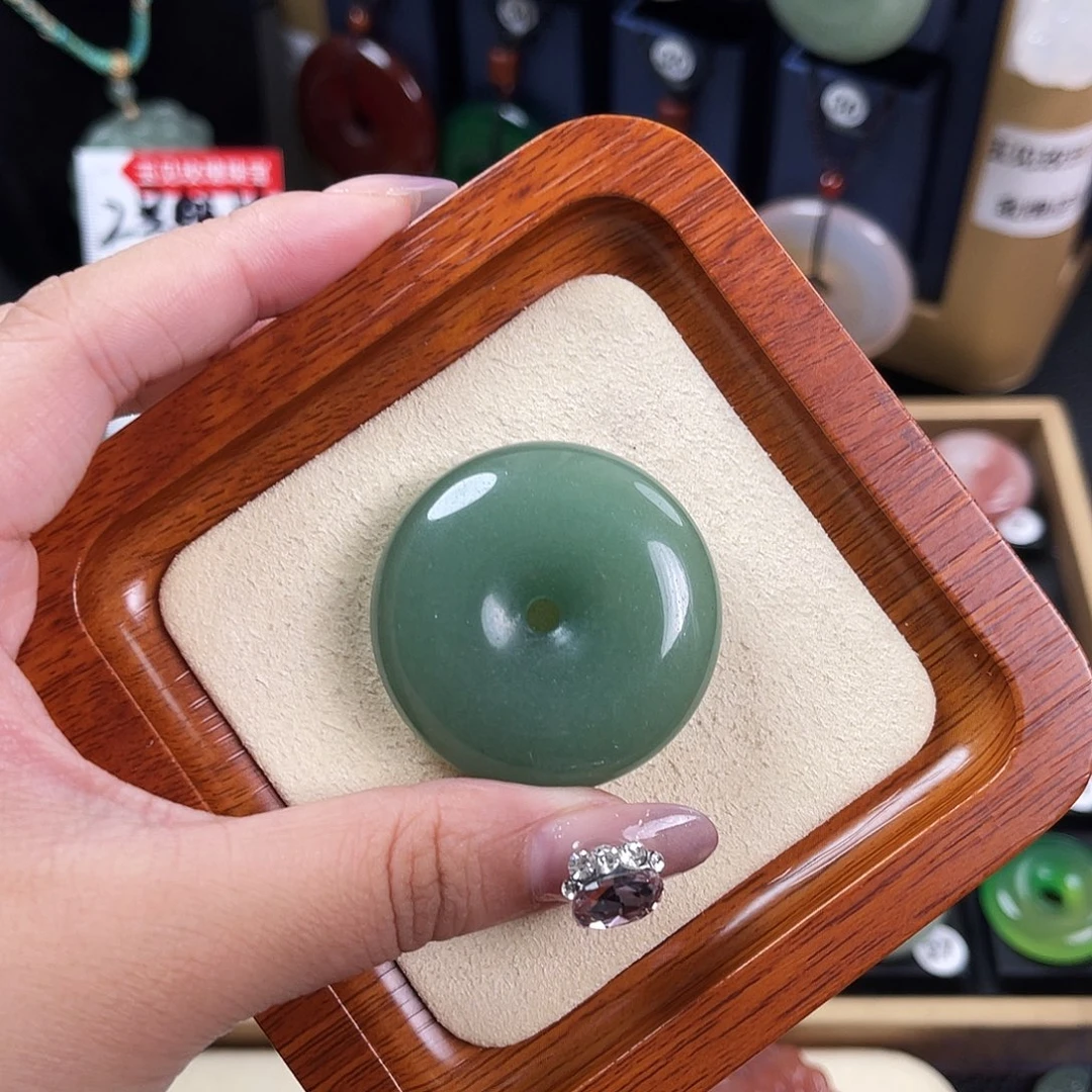 颈饰未镶嵌石英岩玉Y*x