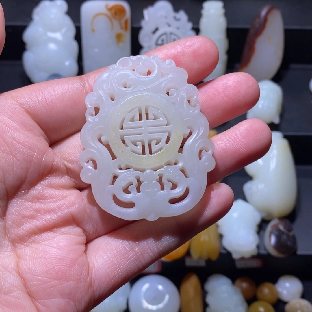 和田玉未镶嵌颈饰