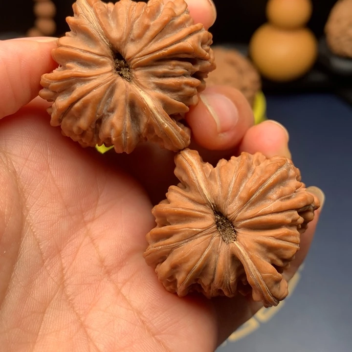 把件文玩核桃40全品红皮山地楼