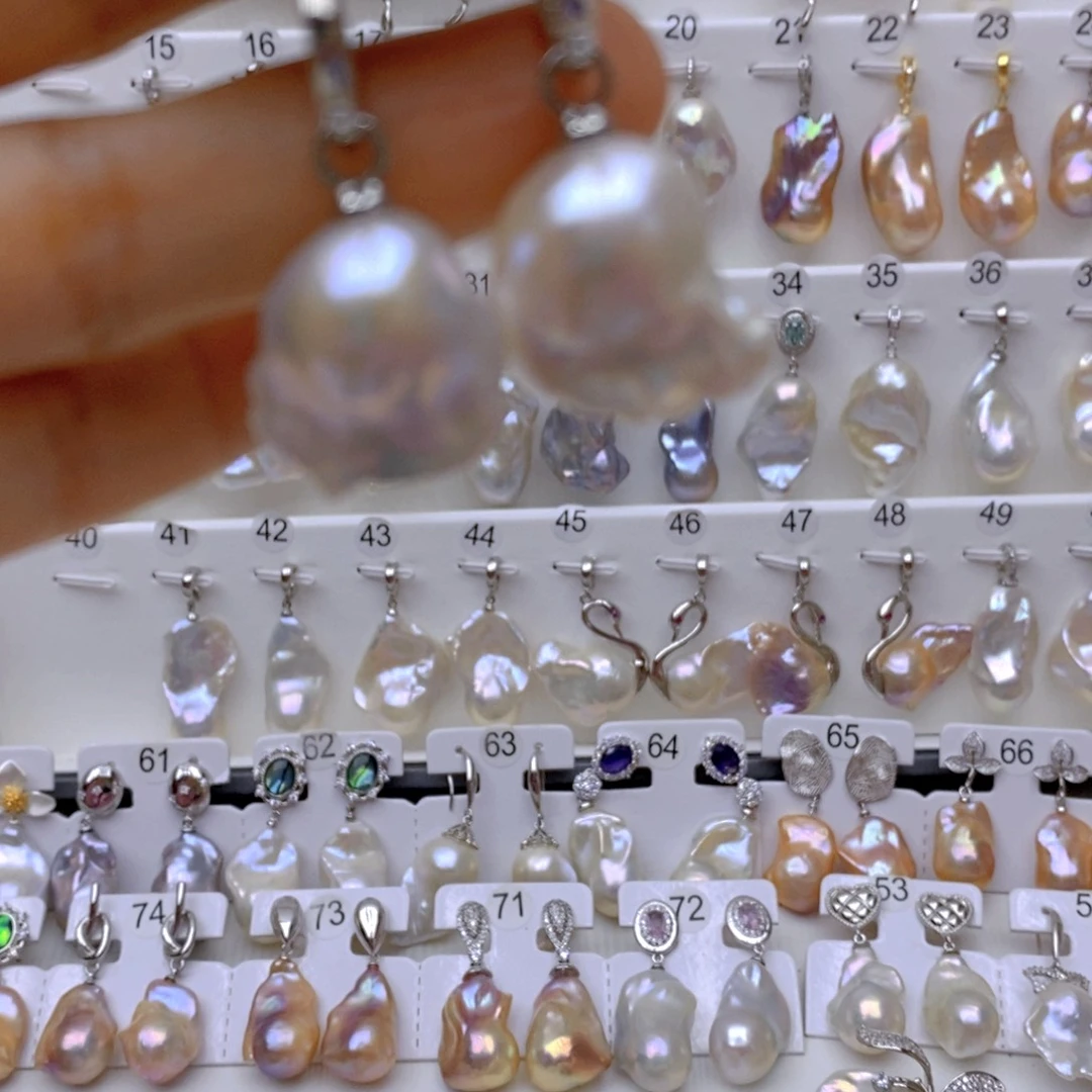 14K金镶嵌淡水珍珠颈饰