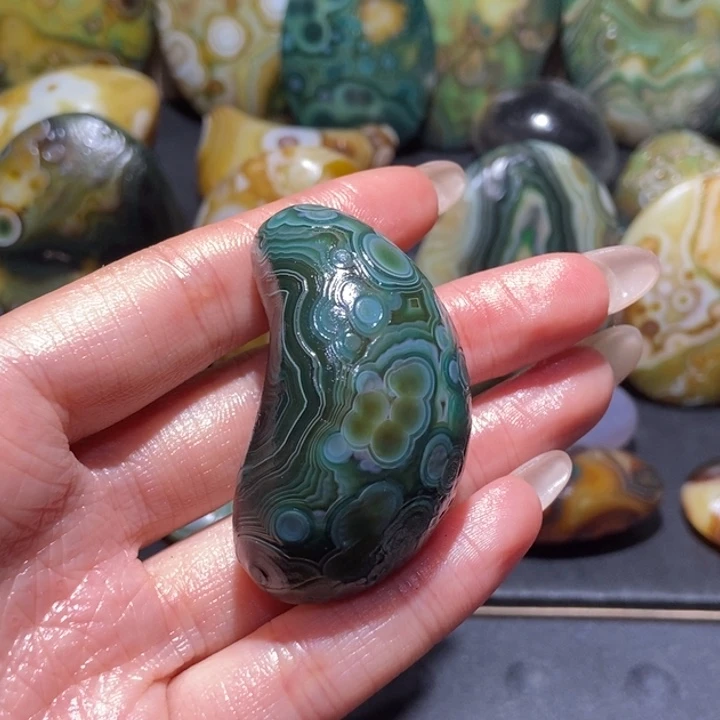 【闪购商品】未镶嵌玛瑙/玉髓珠宝奇石狗***彪