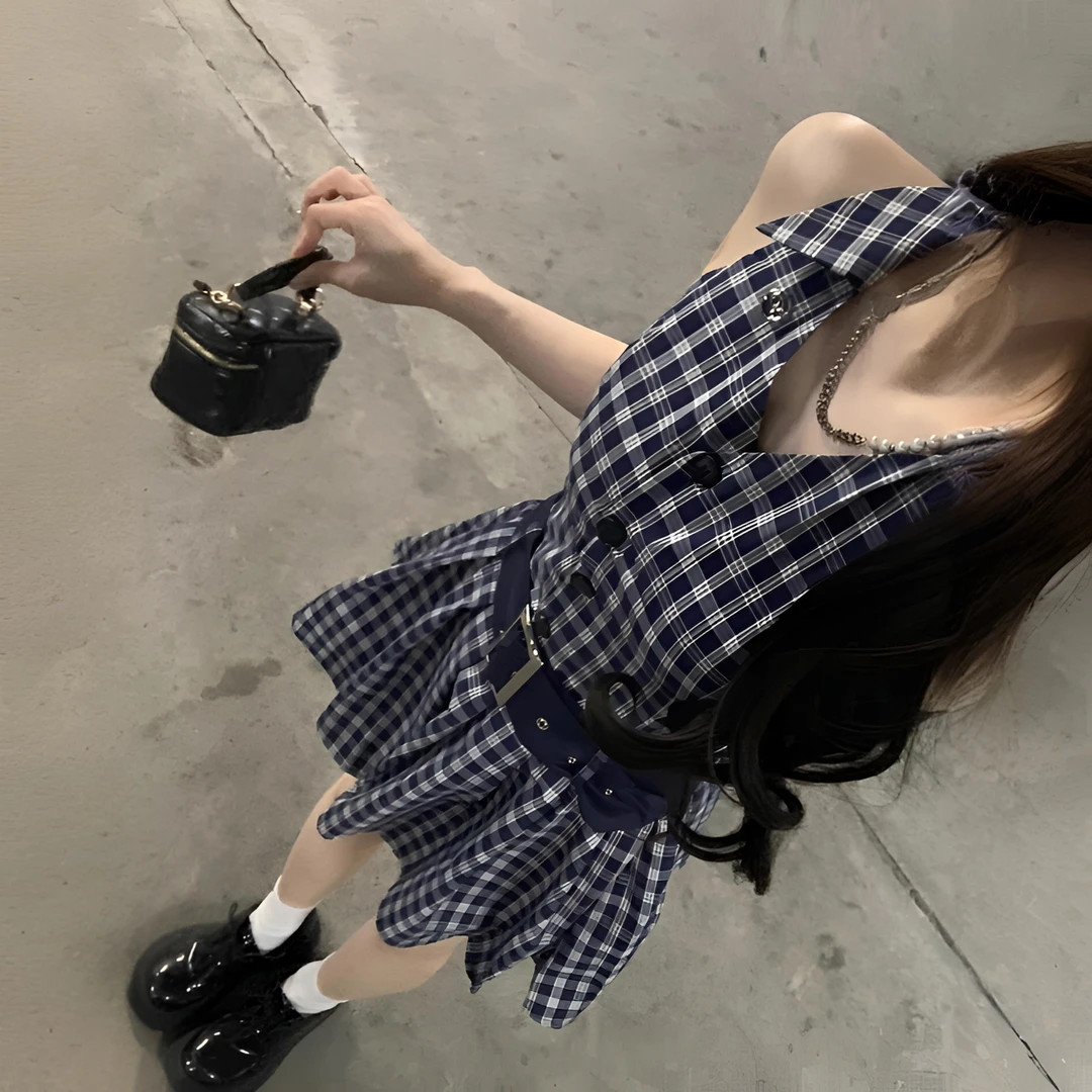 小个子巨好看气质挂脖连衣裙子女夏季高级感收腰绝美格子掐腰短裙