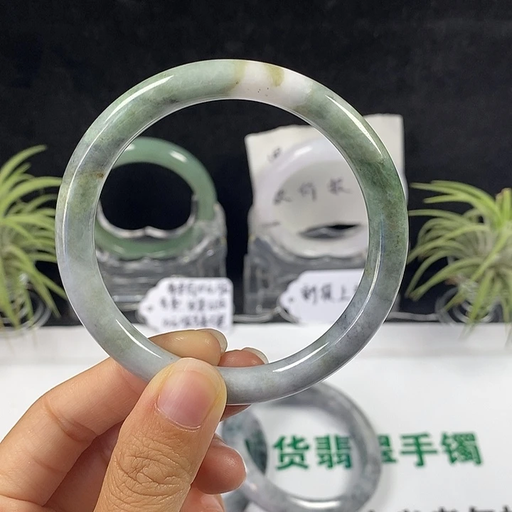 未镶嵌手镯翡翠78号。 60圈