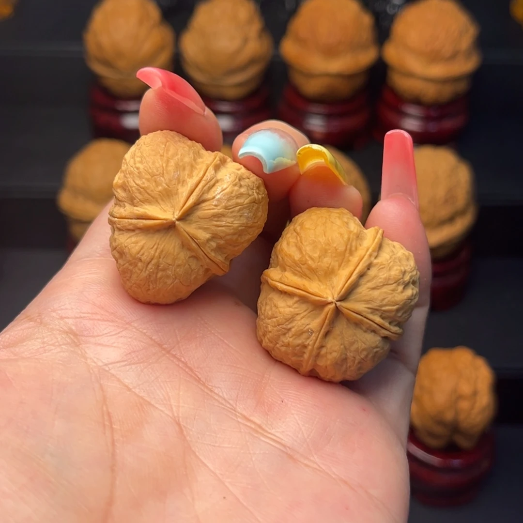 文玩核桃吊坠2xxx 糖三角