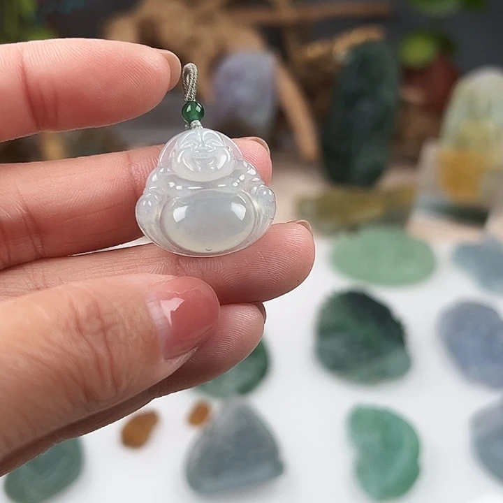 翡翠未镶嵌颈饰佛公