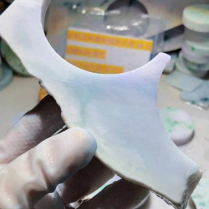 颈饰未镶嵌翡翠边角料