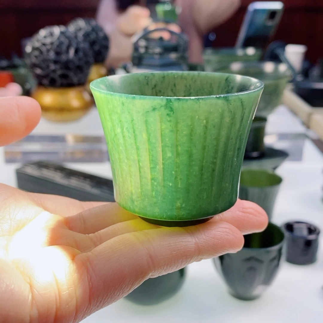 和田玉（青玉）摆件未镶嵌微瑕