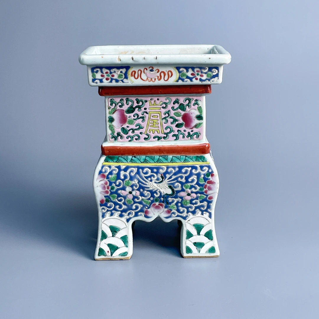 M25J5000666 - 清雍正粉彩缠枝花卉纹鼎式炉