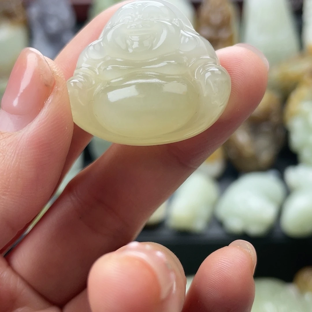 和田玉颈饰未镶嵌忆**年