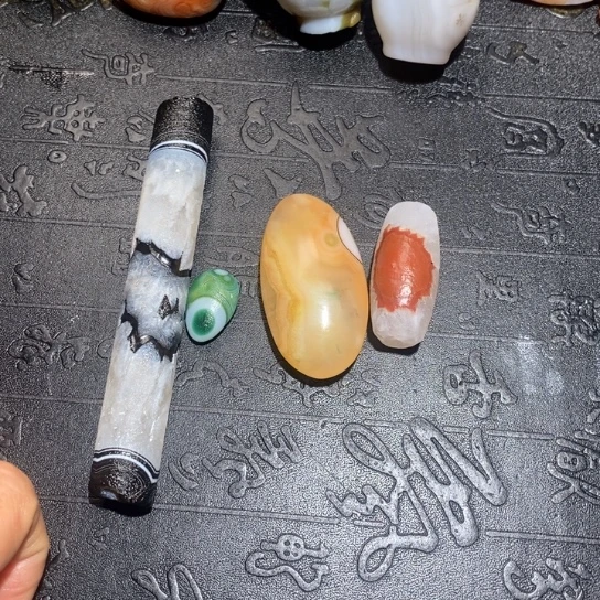 石英质玉未镶嵌珠宝半成品人***！