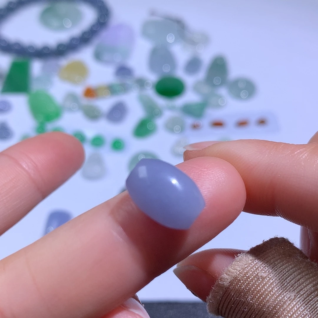 翡翠颈饰未镶嵌枣珠